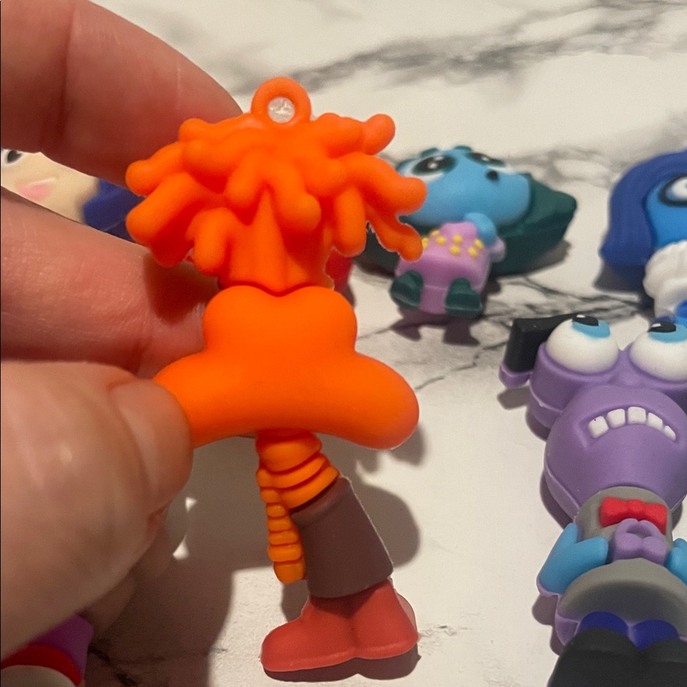 Disney Colorful Character Keychain Set 9 - Picture 4 of 4